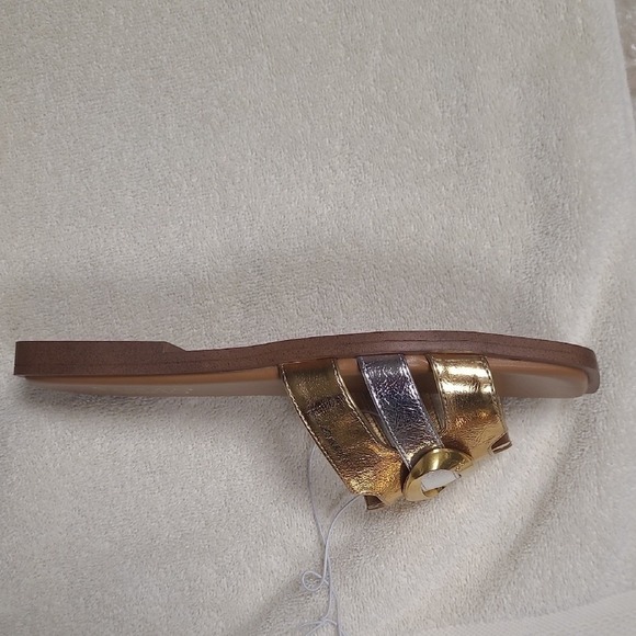 Franco Sarto Metallic Gold/Brown Sandals Cruise/Beachwear Flats NWOT Size 6 & 7 - Picture 3 of 3